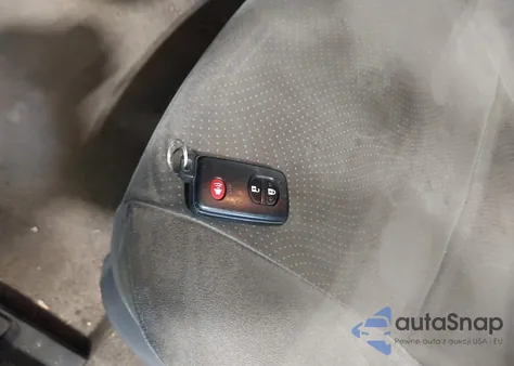 2011 Toyota Prius Two from USA, damaged, VIN JTDKN3DU1B1472245